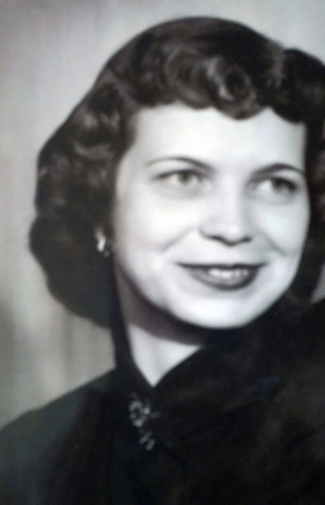Joyce E Lindsey Obituary